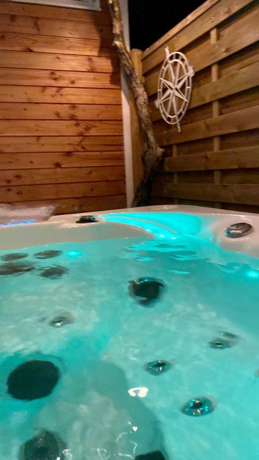 Petershagen-Eggersdorf Zirkuswagen Mit Outdoor Whirlpool Und Garten מראה חיצוני תמונה